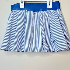 Nike Skort Womens Small| Athleisure Striped Golf Tennis Pickleball Short Skort